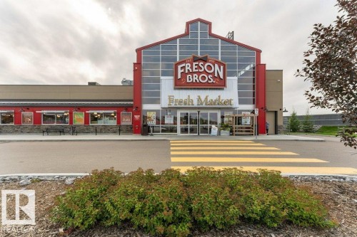 8220 Shaske Place, Edmonton, AB - Outdoor