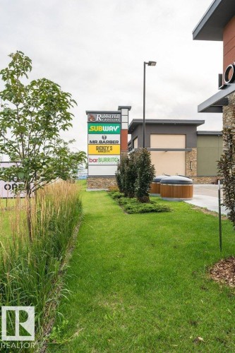 8220 Shaske Place, Edmonton, AB - Outdoor