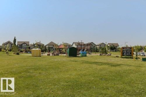 8220 Shaske Place, Edmonton, AB - Outdoor