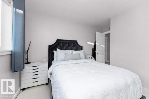 8220 Shaske Place, Edmonton, AB - Indoor Photo Showing Bedroom