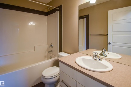 19 Meadowgrove Lane, Spruce Grove, AB - Indoor Photo Showing Bathroom