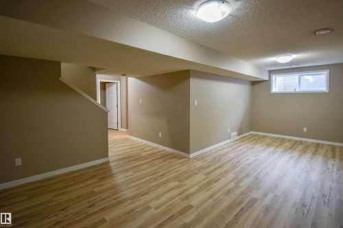 19 Meadowgrove Lane, Spruce Grove, AB - Indoor Photo Showing Other Room