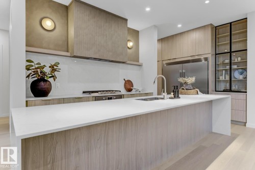 7 6090 Crawford Drive, Edmonton, AB - Indoor Photo Showing Kitchen