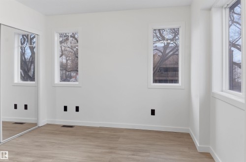 11026 108 Avenue, Edmonton, AB - Indoor Photo Showing Other Room