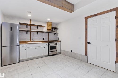 11026 108 Avenue, Edmonton, AB - Indoor Photo Showing Kitchen