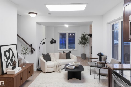 11026 108 Avenue, Edmonton, AB - Indoor