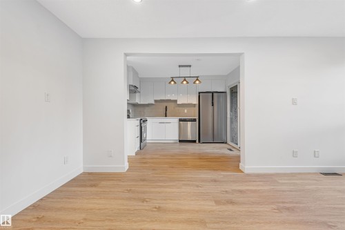 6030 Mill Woods Rd S, Edmonton, AB - Indoor