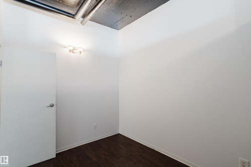 1611 10024 Jasper Avenue, Edmonton, AB - Indoor Photo Showing Other Room