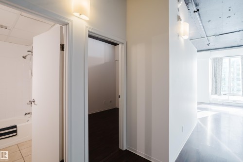 1611 10024 Jasper Avenue, Edmonton, AB - Indoor Photo Showing Other Room