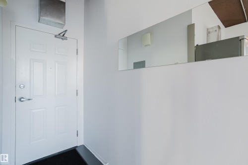 1105 10024 Jasper Avenue, Edmonton, AB - Indoor Photo Showing Other Room