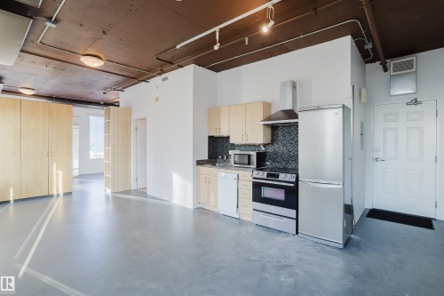 1105 10024 Jasper Avenue, Edmonton, AB - Indoor Photo Showing Kitchen