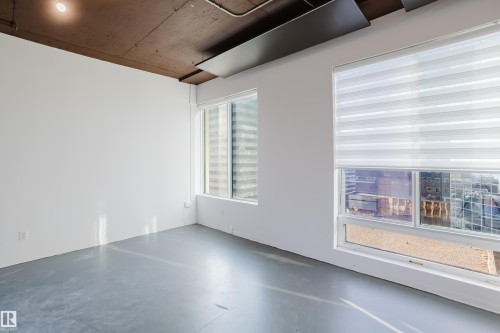 1105 10024 Jasper Avenue, Edmonton, AB - Indoor Photo Showing Other Room