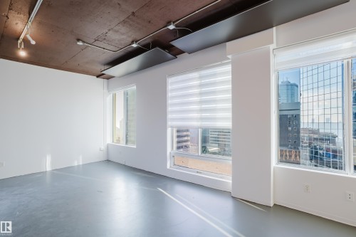 1105 10024 Jasper Avenue, Edmonton, AB - Indoor Photo Showing Other Room