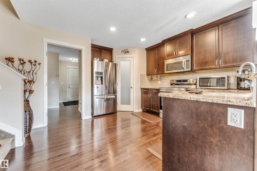 2919 16 Avenue, Edmonton, AB - Indoor Photo Showing Kitchen