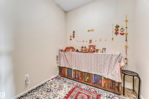 2919 16 Avenue, Edmonton, AB - Indoor