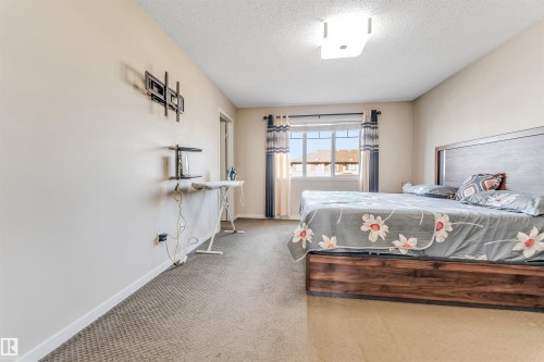 2919 16 Avenue, Edmonton, AB - Indoor Photo Showing Bedroom