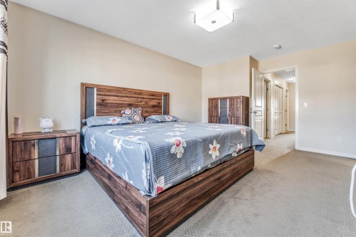2919 16 Avenue, Edmonton, AB - Indoor Photo Showing Bedroom
