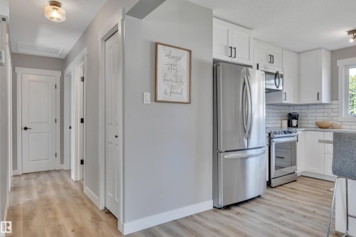 153 Camelot Avenue, Leduc, AB - Indoor Photo Showing Kitchen