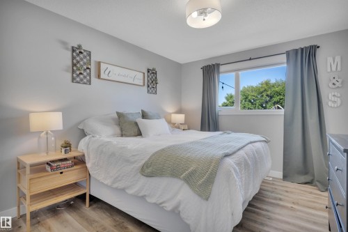 153 Camelot Avenue, Leduc, AB - Indoor Photo Showing Bedroom