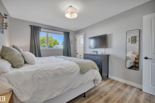 153 Camelot Avenue, Leduc, AB - Indoor Photo Showing Bedroom
