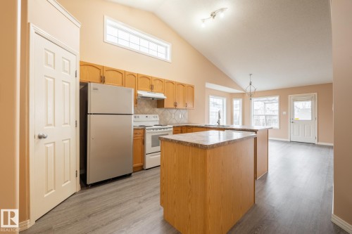 514 79 Street, Edmonton, AB - Indoor Photo Showing Kitchen