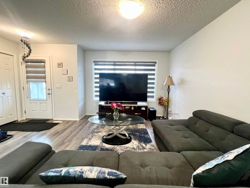 3026 Checknita Way, Edmonton, AB - Indoor Photo Showing Living Room
