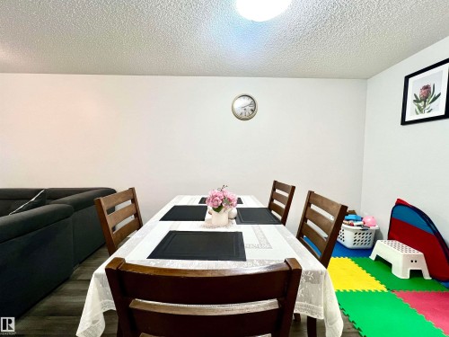 3026 Checknita Way, Edmonton, AB - Indoor Photo Showing Dining Room