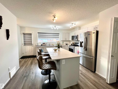 3026 Checknita Way, Edmonton, AB - Indoor Photo Showing Kitchen