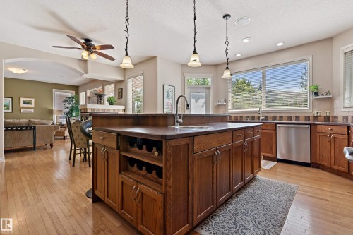 617 Dalhousie Crescent, Edmonton, AB - Indoor Photo Showing Kitchen