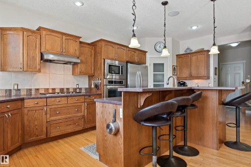 617 Dalhousie Crescent, Edmonton, AB - Indoor Photo Showing Kitchen