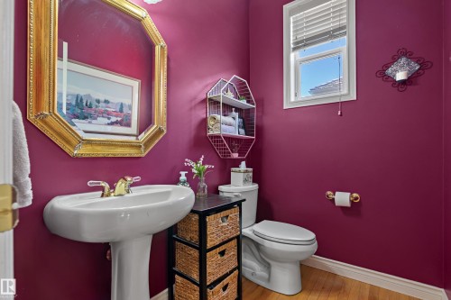 617 Dalhousie Crescent, Edmonton, AB - Indoor Photo Showing Bathroom