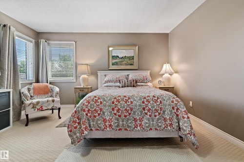617 Dalhousie Crescent, Edmonton, AB - Indoor Photo Showing Bedroom