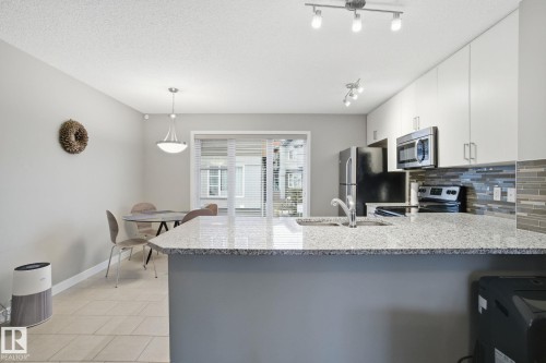 29 4470 Prowse Road, Edmonton, AB - Indoor Photo Showing Kitchen With Upgraded Kitchen
