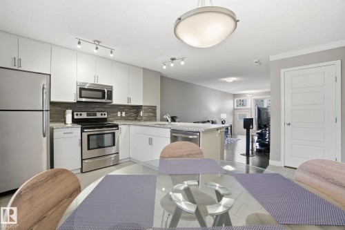 29 4470 Prowse Road, Edmonton, AB - Indoor Photo Showing Kitchen