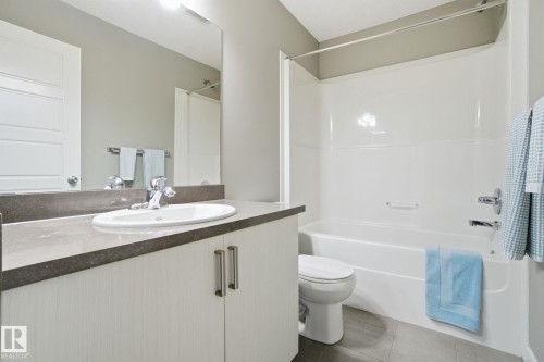 29 4470 Prowse Road, Edmonton, AB - Indoor Photo Showing Bathroom