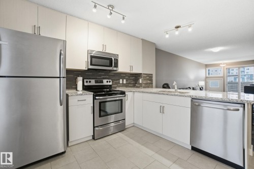 29 4470 Prowse Road, Edmonton, AB - Indoor Photo Showing Kitchen