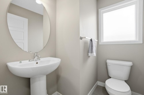 29 4470 Prowse Road, Edmonton, AB - Indoor Photo Showing Bathroom