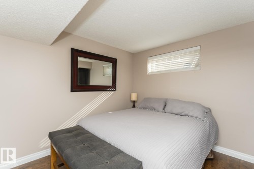 12927 Hudson Way, Edmonton, AB - Indoor Photo Showing Bedroom