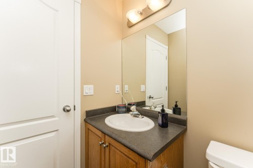 12927 Hudson Way, Edmonton, AB - Indoor Photo Showing Bathroom