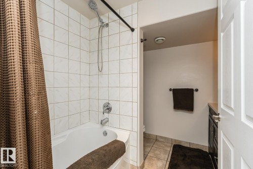 12927 Hudson Way, Edmonton, AB - Indoor Photo Showing Bathroom