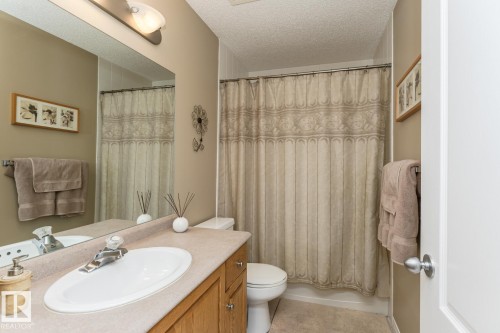 12927 Hudson Way, Edmonton, AB - Indoor Photo Showing Bathroom