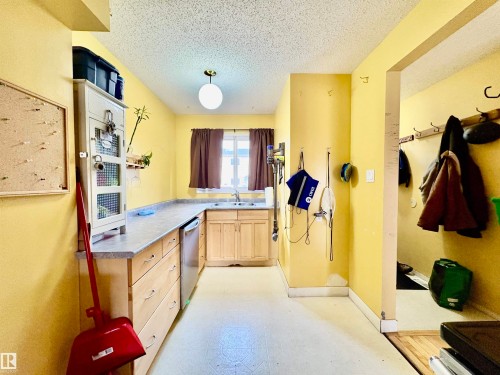 180 Centennial Court, Edmonton, AB - Indoor