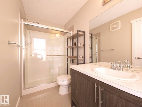 2226 Glenridding Boulevard, Edmonton, AB - Indoor Photo Showing Bathroom