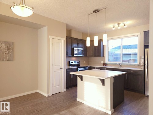 2226 Glenridding Boulevard, Edmonton, AB - Indoor Photo Showing Kitchen With Upgraded Kitchen