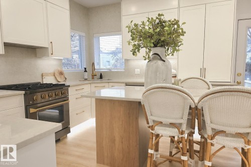 820 Ormsby Close, Edmonton, AB - Indoor Photo Showing Kitchen