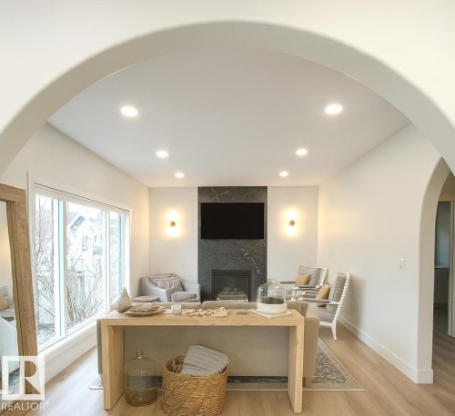 820 Ormsby Close, Edmonton, AB - Indoor With Fireplace