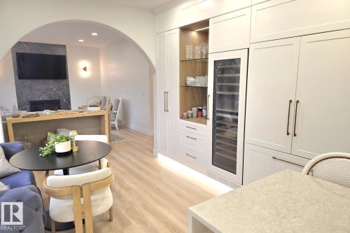 820 Ormsby Close, Edmonton, AB - Indoor Photo Showing Dining Room