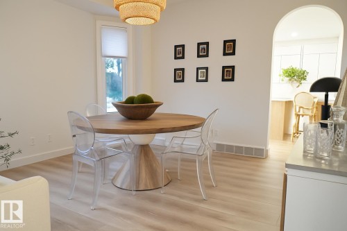 820 Ormsby Close, Edmonton, AB - Indoor Photo Showing Dining Room
