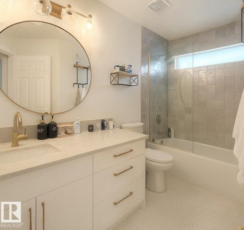 820 Ormsby Close, Edmonton, AB - Indoor Photo Showing Bathroom