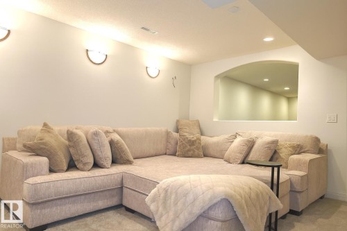 820 Ormsby Close, Edmonton, AB - Indoor